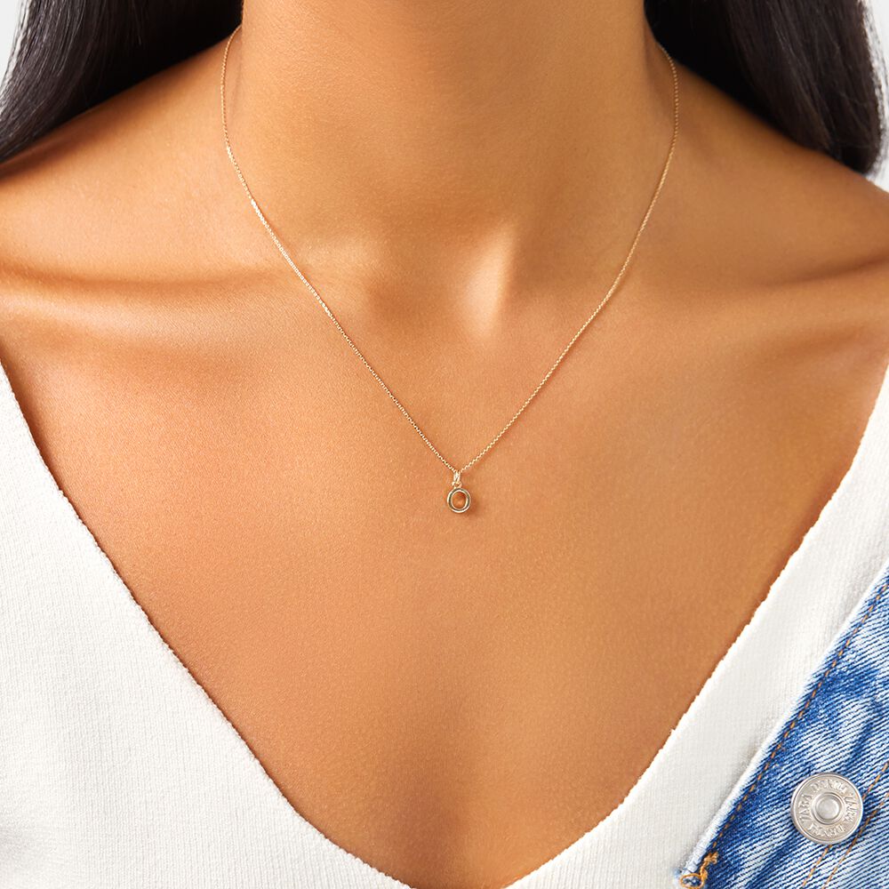 O Initial Pendant in 10kt Yellow Gold
