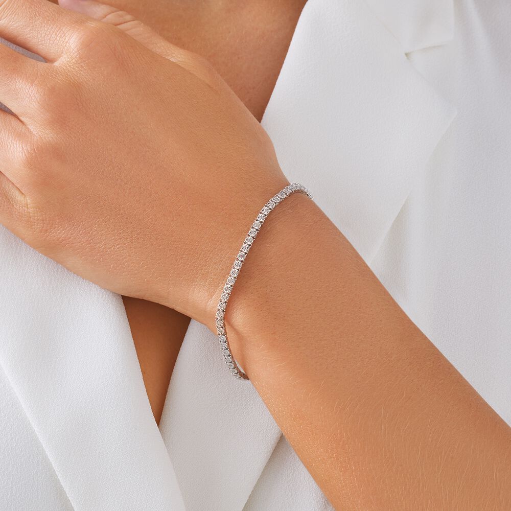 0.25 Carat TW Diamond Tennis Bracelet in Sterling Silver